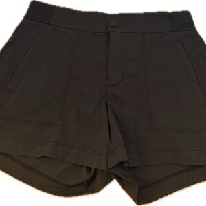 Athleta Trekkie Shorts – Black – Size 4 – Zippered Pockets